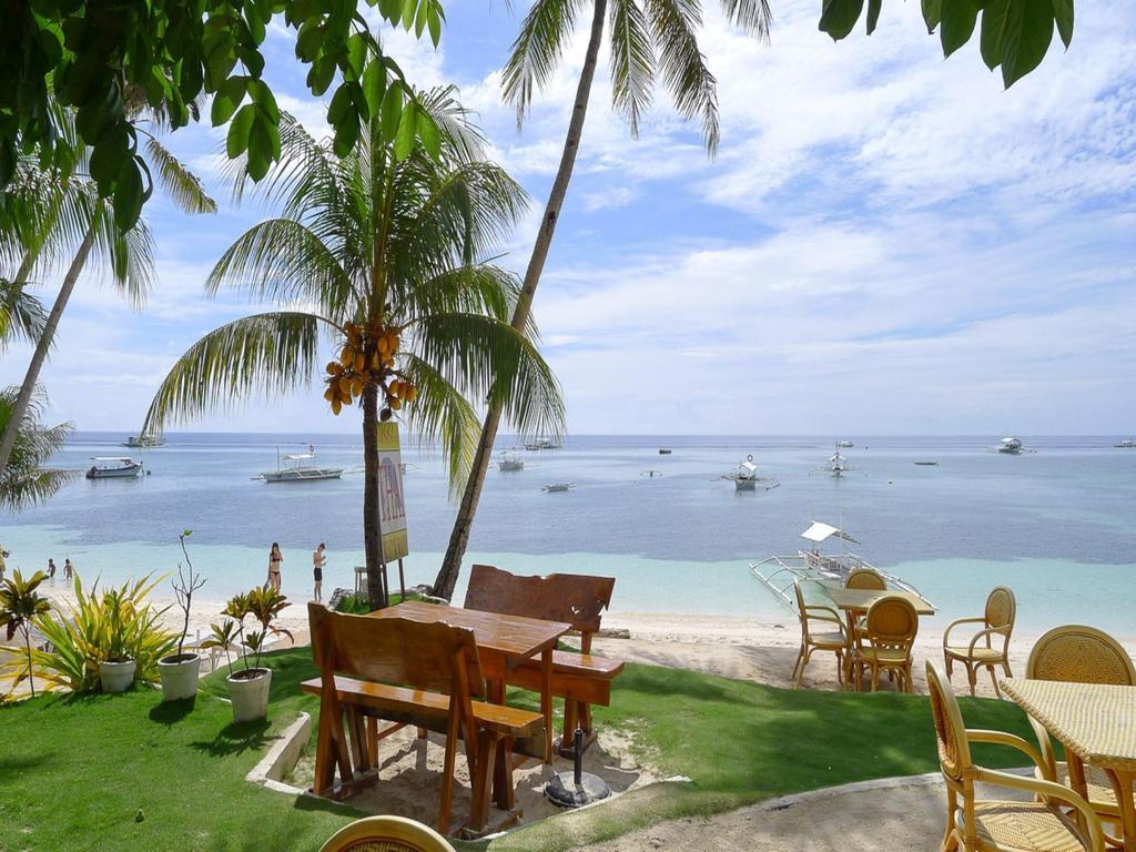 Isis Bungalows Hotel Panglao Eksteriør billede